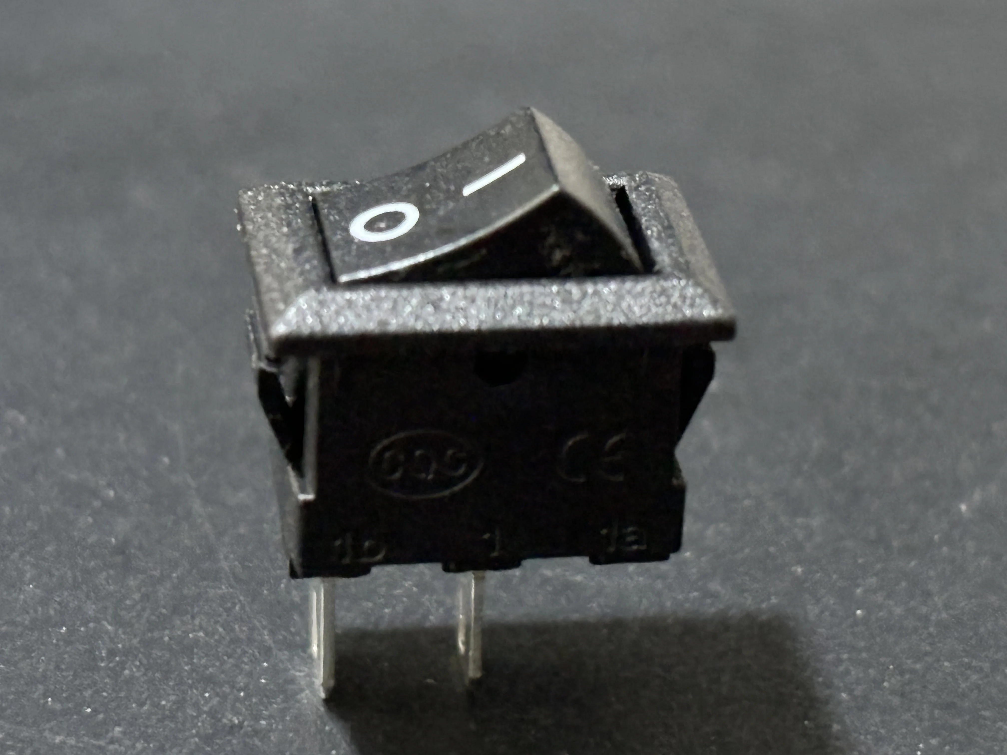 15PCS Mini Rocker Switch SPST สีดําสีขาวและสีแดง Quick สายไฟปุ่มสวิทช์ AC250V3A/125V6A 2 Pin I/10*15 มม.ON-OFF Rocker