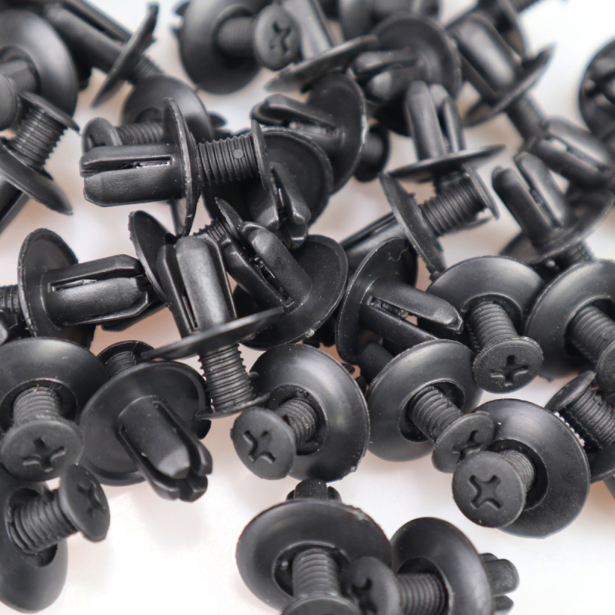 黒いプラスチック製リベットファスナーネジ、カーバンパー、フェンダー、リベットクリップ、トヨタ、フォーカス、起亜、8mm、10個、30個、50個、100個に適しています