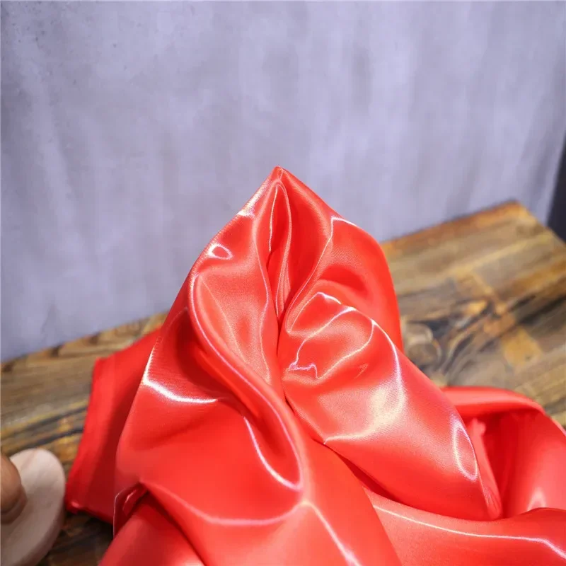 Đỏ Phản Quang Lụa Satin Sáng Vải Thiết Kế Vải Áo Gió Bông Lót Quần Áo HANFU Sáng Tạo Quần Áo