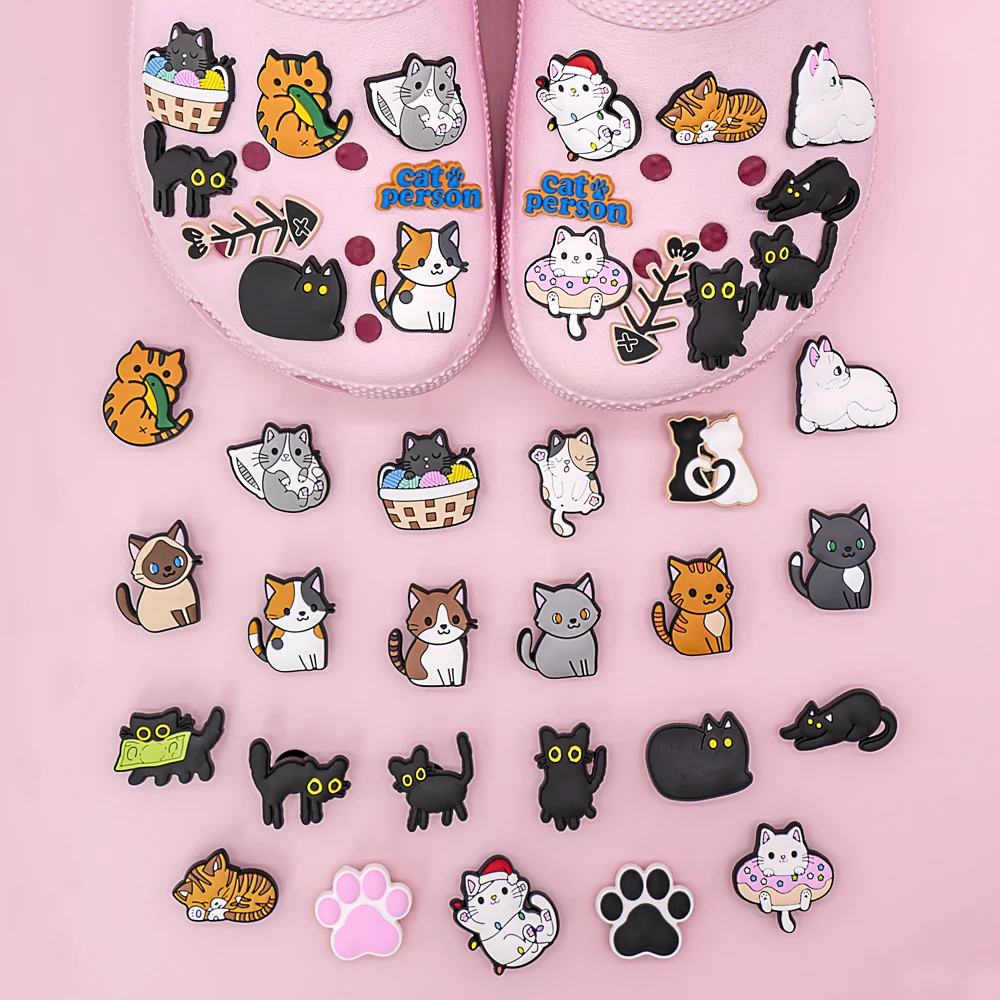 1/50 Uds. Accesorios de colgantes para zapatos de gatos bonitos, decoración de zapatos de gato naranja y negro, Pin de zueco de hueso de pescado para mujer, regalo para niñas