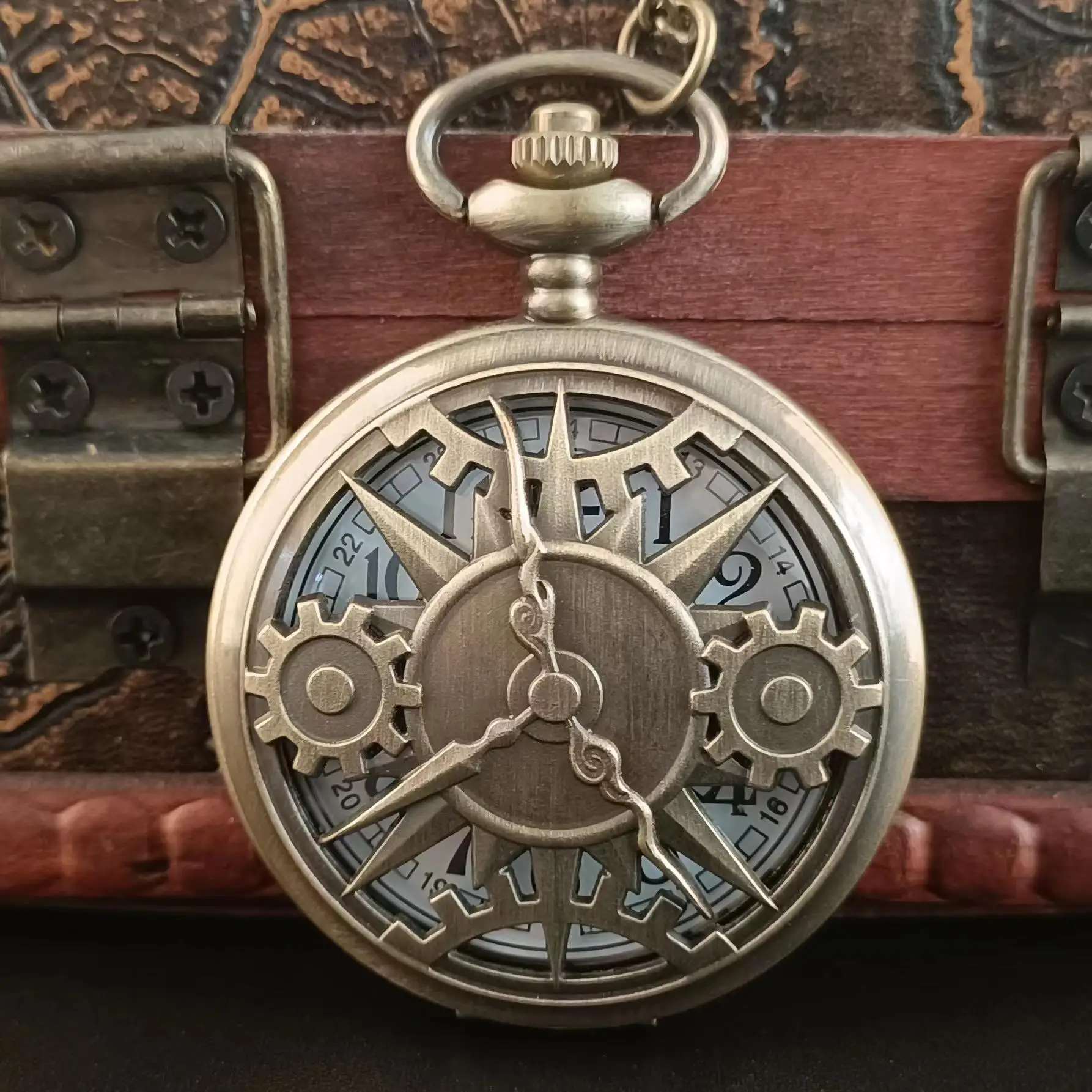 Vintage Bronze Pistolenschädel verteidigt die Freiheit Zweiter Verfassungszusatz Militärquarz Halskette Taschenuhr Anhänger für Männer Halloween Chr