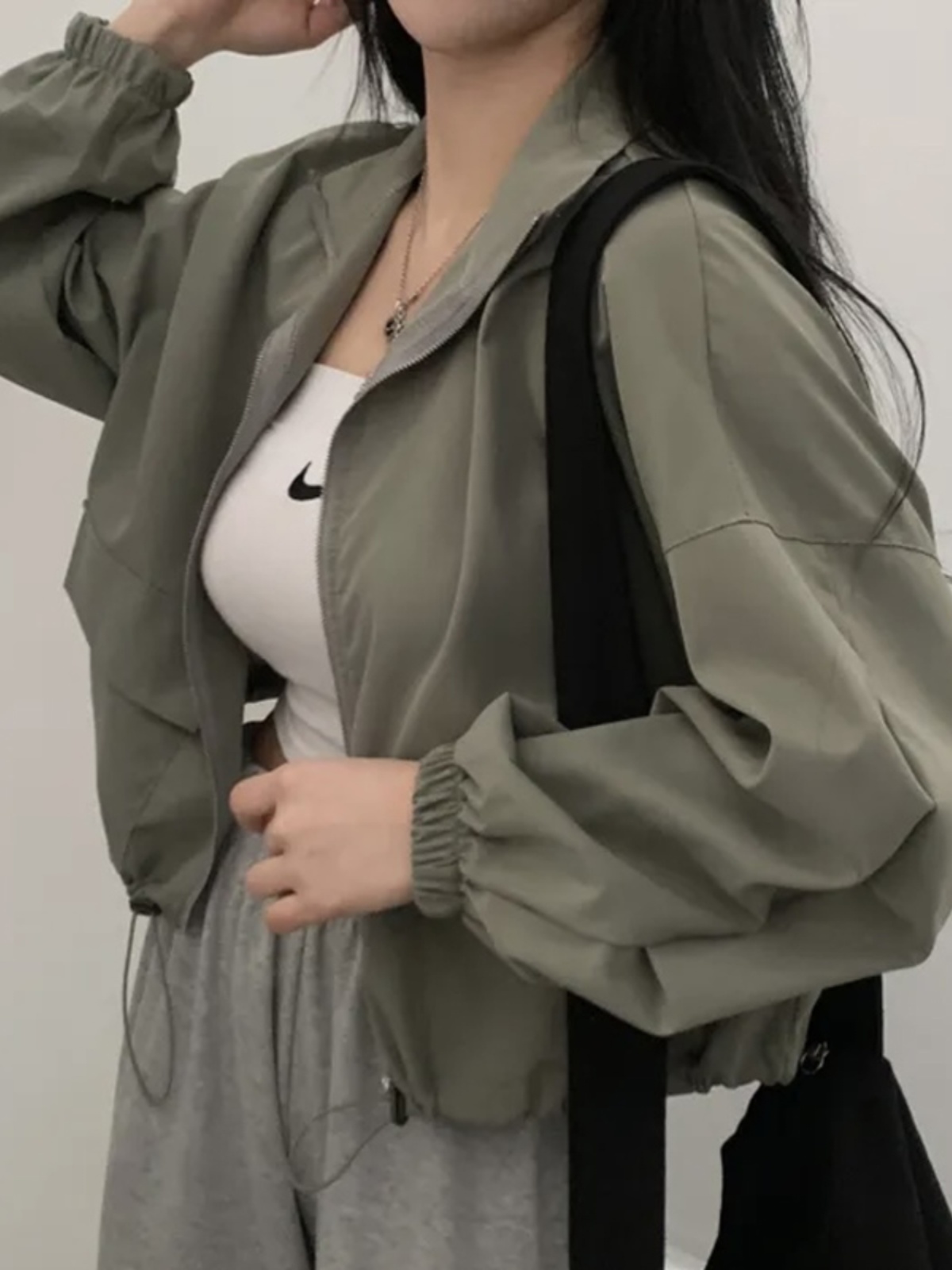 Jaqueta Curta Fena Estilo Retrô para Trabalho 2023 Nova com Cordão Estilo Baseball Proteção Solar Casual com Gola  e ...