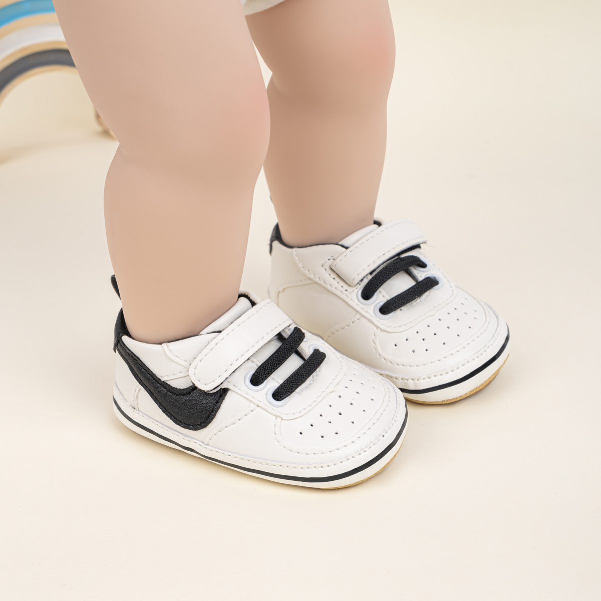 Chaussures de sport décontractées polyvalentes pour bébés, caoutchouc anti-alde, ne tombe pas du talon, semelle souple, chaussures pour tout-petits, mode classique