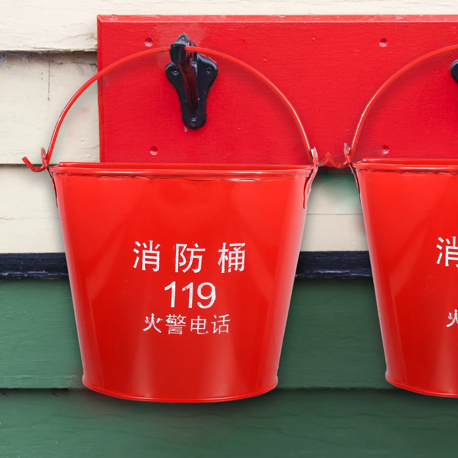 Fire Emergency Bucket Sand Bucket For Firefighter Thickened Iron Red Semi-Circular Design Easy To Hang Smooth Surface For Gas