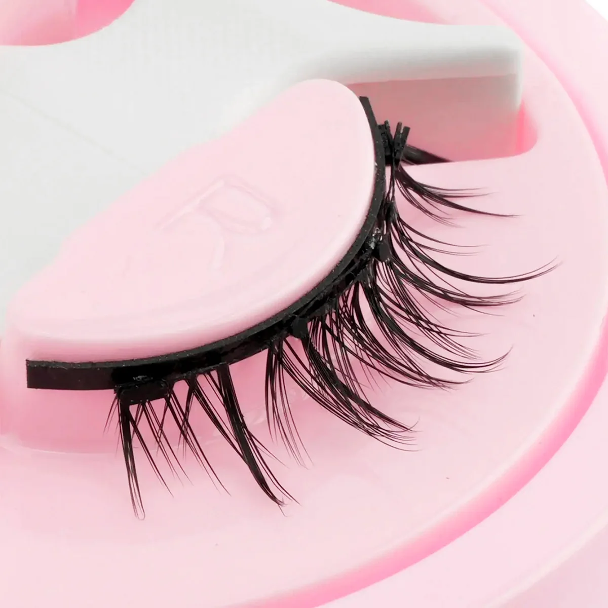 Reusable Magnetic Eyelashes 1 Pair Natural Curly Fluffy Magnetic False Eyelashes No Glue Needed Lashes Makeup with Tweezer Set