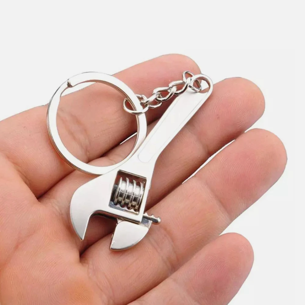 Strumento di simulazione Portachiavi Chiave creativa in metallo Portachiavi Auto Piccolo regalo Ciondolo Strumento tascabile regolabile Comodo regalo chiave