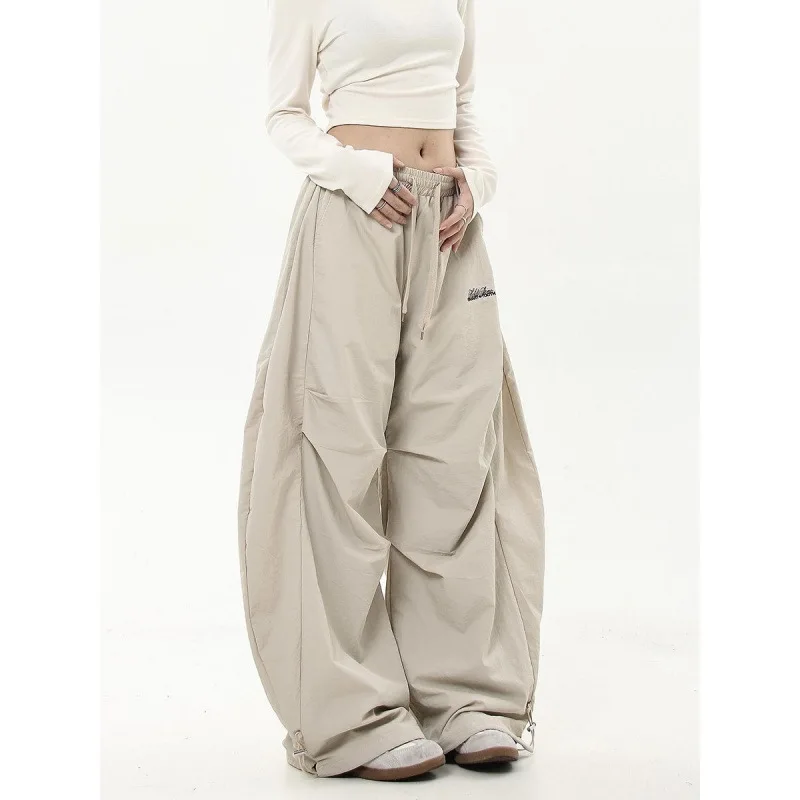 Calças de trabalho de rua retrô hip-hop americanas com uma sensação sofisticada, guarda-chuva plissado, roupa de trabalho militar, calça com cordão de cintura alta