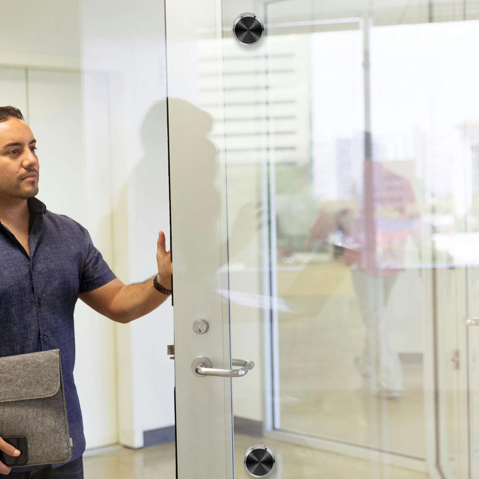 4pcs Glass Railing Standoff Stainless Steel Heavy Duty Clamp For Balcony Stairway Deck Railing Bracket Hardware