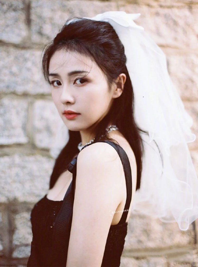 Kurzes kleines Kopfgarn, Schleier, Schleife, flauschiges Garn, Braut, Hochzeit, Haarschmuck