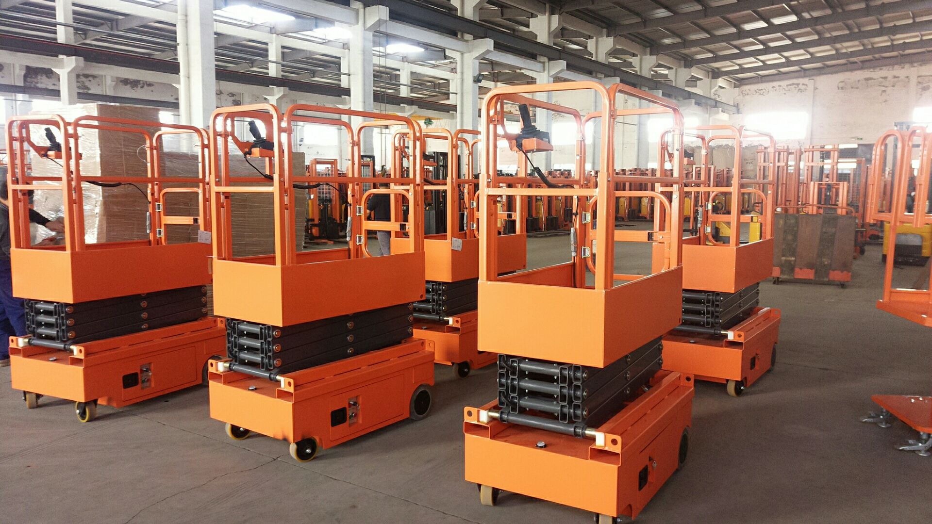 EVERLIFT 300KG Capacidade 3m 4m 5m Pequenas Plataformas de Trabalho Elevador de Tesoura Plataforma de Trabalho Elevada Elevador de Tesoura Completamente Elétrico