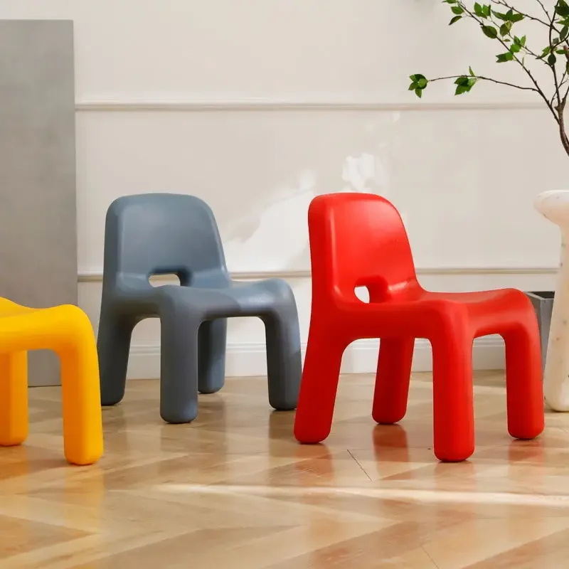 พลาสติกสตูลเด็ก Nordic Modern Minimalist Home เด็กสร้างสรรค์การเขียนการเรียนรู้รับประทานอาหารเก้าอี้