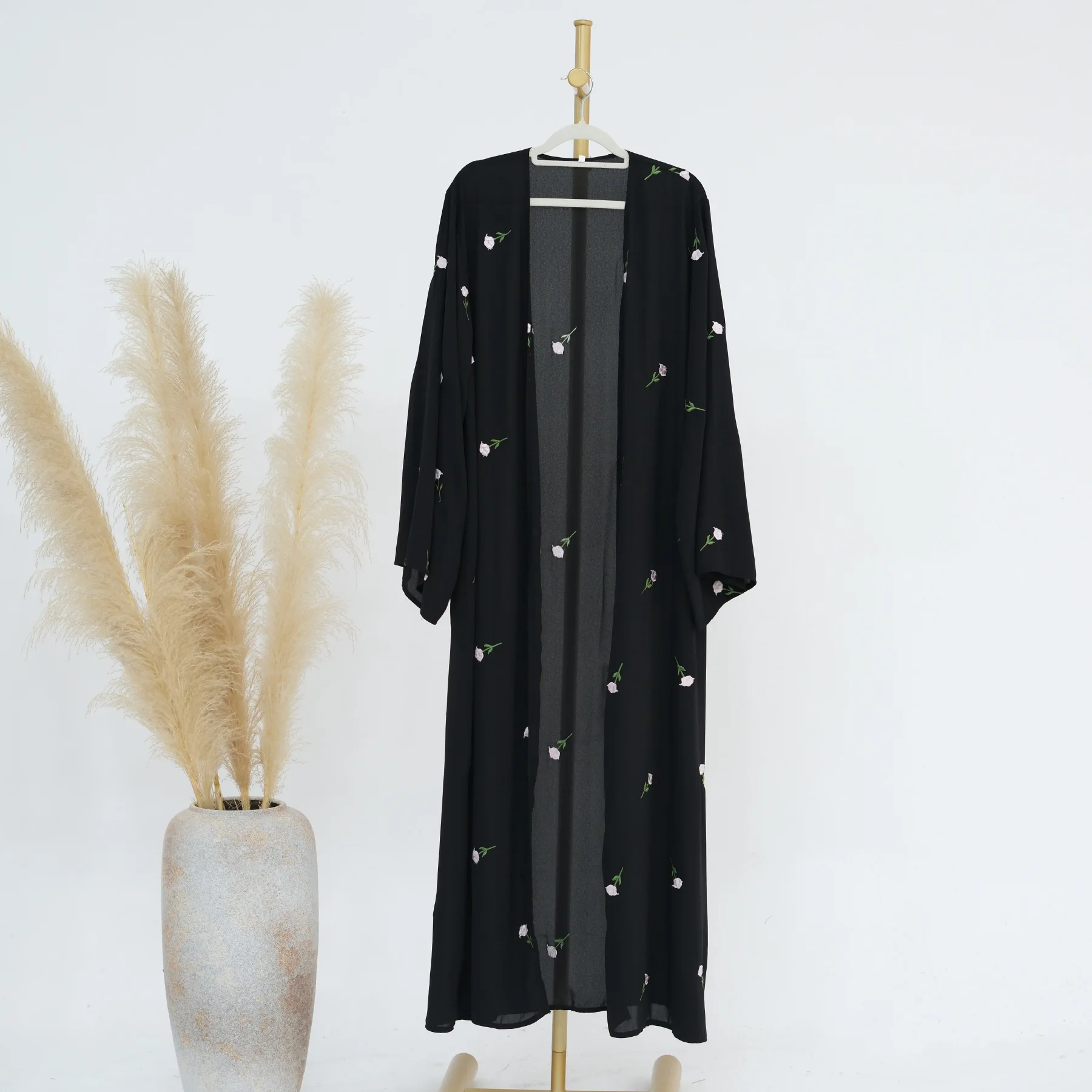 女性のための黒い刺繍されたアバヤ,カーディガン,イスラム教徒のカフタン,トルコとイスラムの服,豪華な着物,新しい衣装,2024
