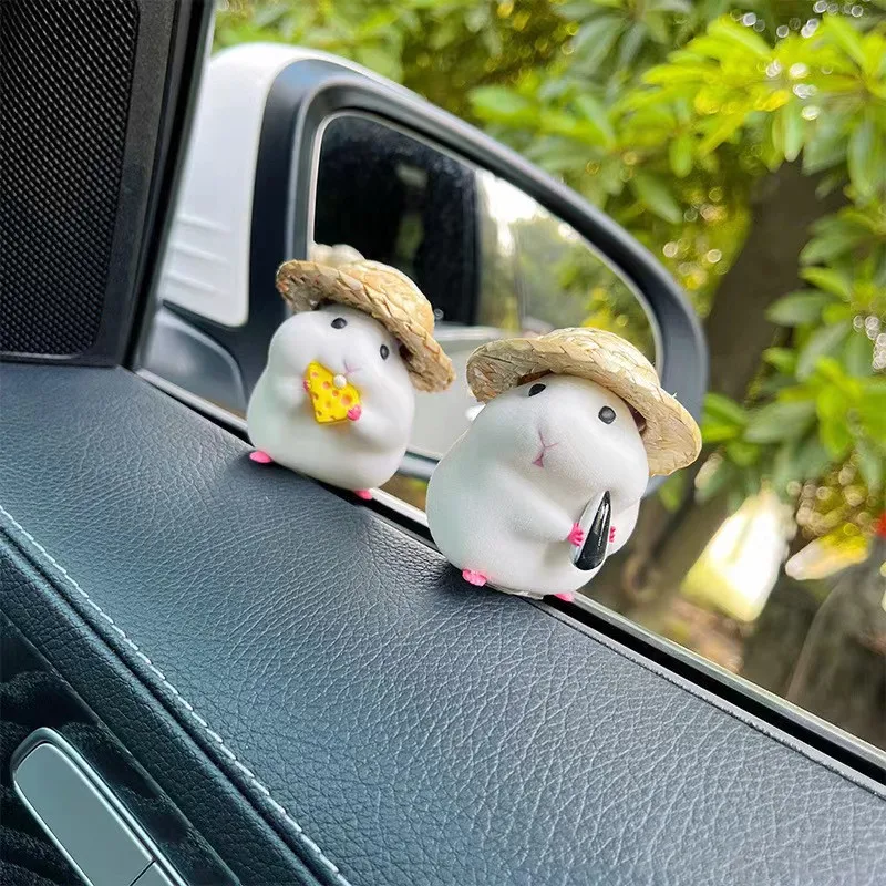 แฮมสเตอร์น่ารักพร้อมหมวกฟางประดับรถยนต์อุปกรณ์เสริมแผงหน้าปัดรถยนต์ hiasan mobil