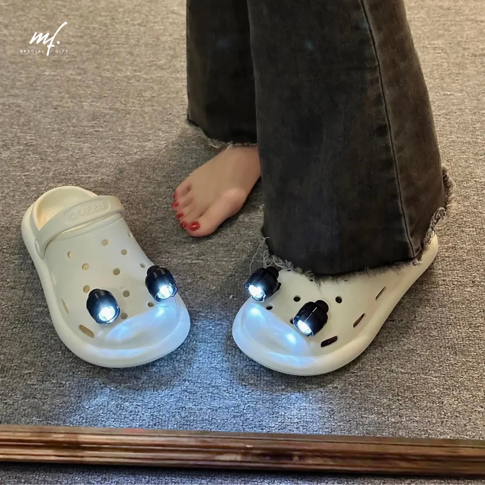 Lámpara de zapato Crocs con luz LED de regalo de artefacto de espectáculo extraño, multifuncional portátil, adecuada para caminantes nocturnos, senderismo, camping