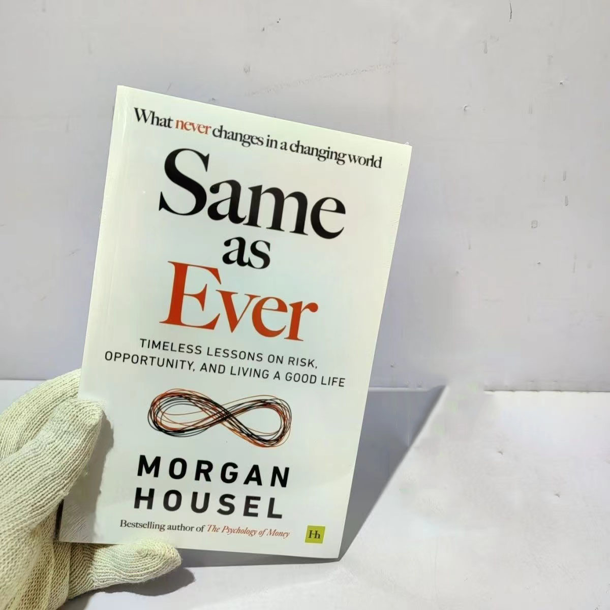 Ever By Morgan Housel と同じ 英語の Libros で決して変わらないものに関するガイド ペーパーバック本