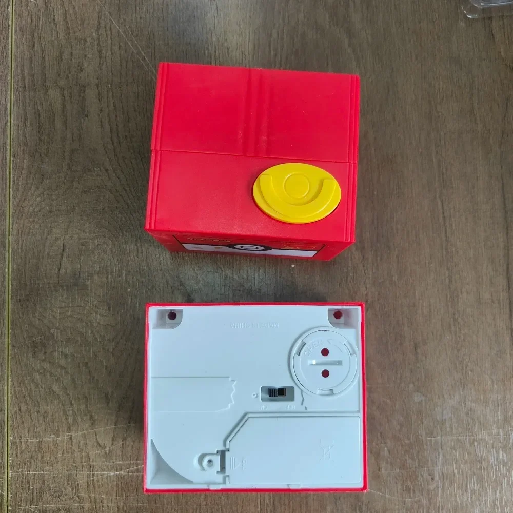 Pokemon Pikachu Piggy Bank Action รูปอะนิเมะการ์ตูนอิเล็กทรอนิกส์กล่องเงินพลาสติกขโมยเหรียญ Piggy Bank เด็กของขวัญของเล่นคริสต์มาส
