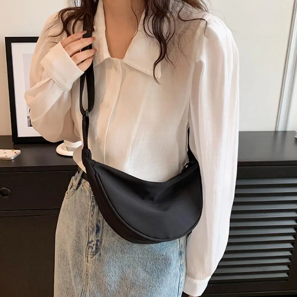 ไนลอนCrossbodyกระเป๋าผู้หญิงแฟชั่นแบบพกพาHobosกีฬากระเป๋าใต้วงแขนกระเป๋านักเรียนDumpling Shapeไหล่กระเป๋า