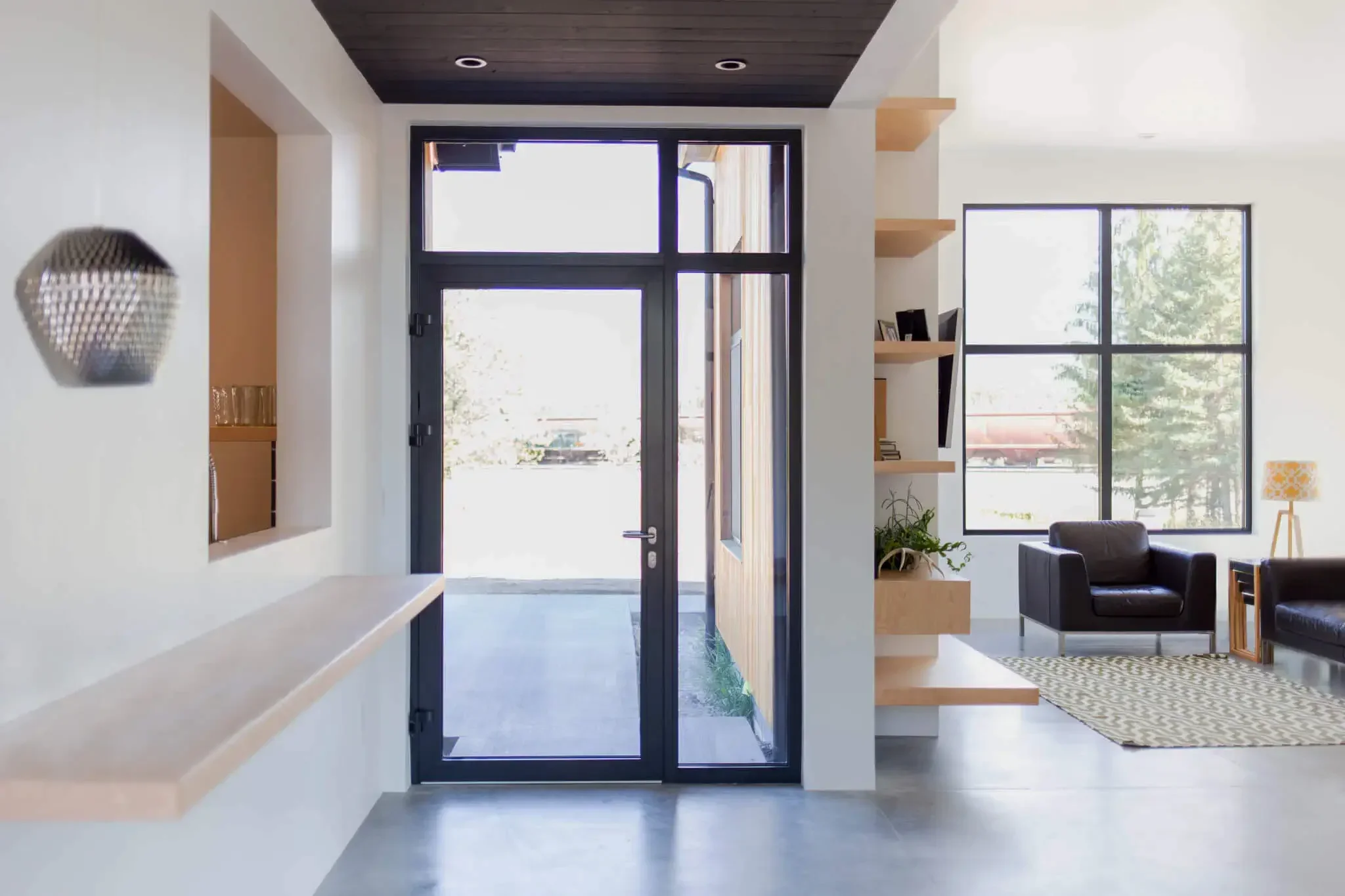 Puerta abatible de vidrio y acero de estilo francés, moderna y elegante, marco de Metal de hierro, puertas interiores de aluminio, tamaño personalizado