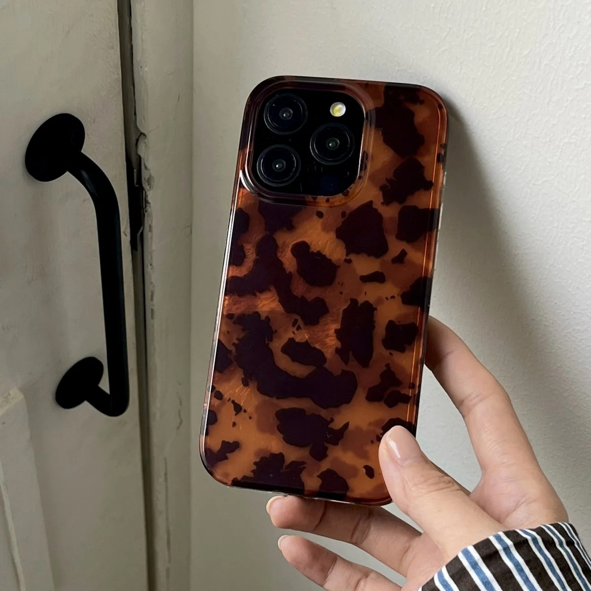 Funda de teléfono con textura ámbar Retro láser para iPhone 16 Pro Max 15 14 13 12 11 XS X XR 7 8 Plus elegante funda trasera suave con estampado de leopardo