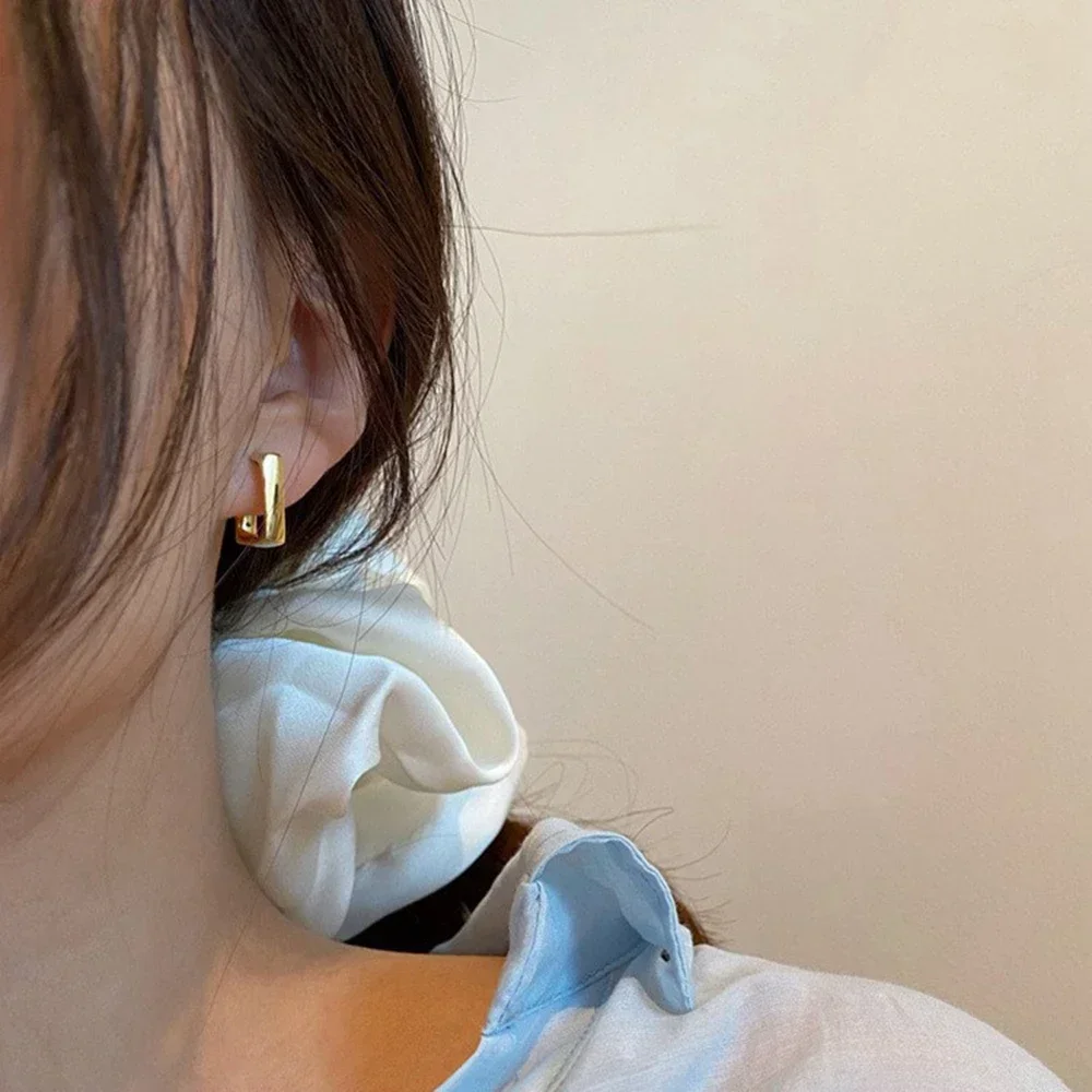 SUMENG ใหม่ U-Shaped Square Hoop ต่างหูสําหรับผู้หญิงหรูหราต่างหูวงกลมงานแต่งงานความงามแฟชั่นเครื่องประดับ Aretes 2024