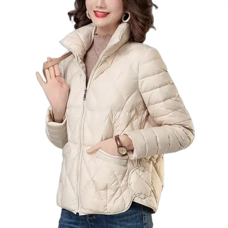 Chaqueta ligera de algodón para mujer, abrigos para otoño e invierno, nueva ropa para madre de mediana edad, Chaqueta corta de algodón, prendas de vestir exteriores para mujer 2023