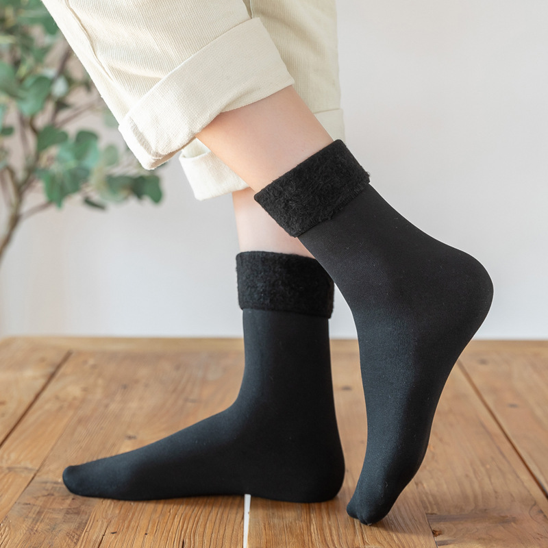 Femmes Mens Solid Color Chaussettes Automne Et Hiver Épaissie En Peluche Chaud Moyen Tube Chaussettes Chaussettes De Neige