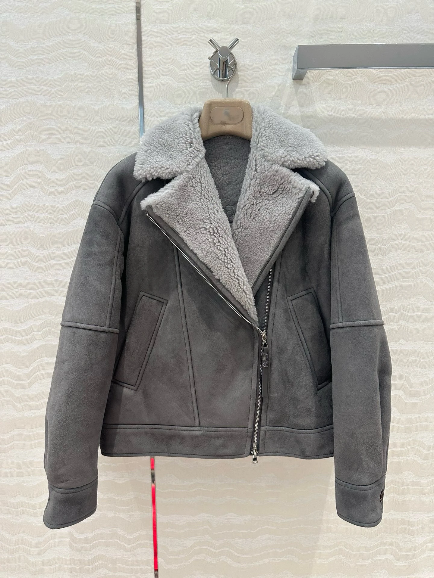 Prachtig getrimd suède casual shearlingjack met ritssluiting