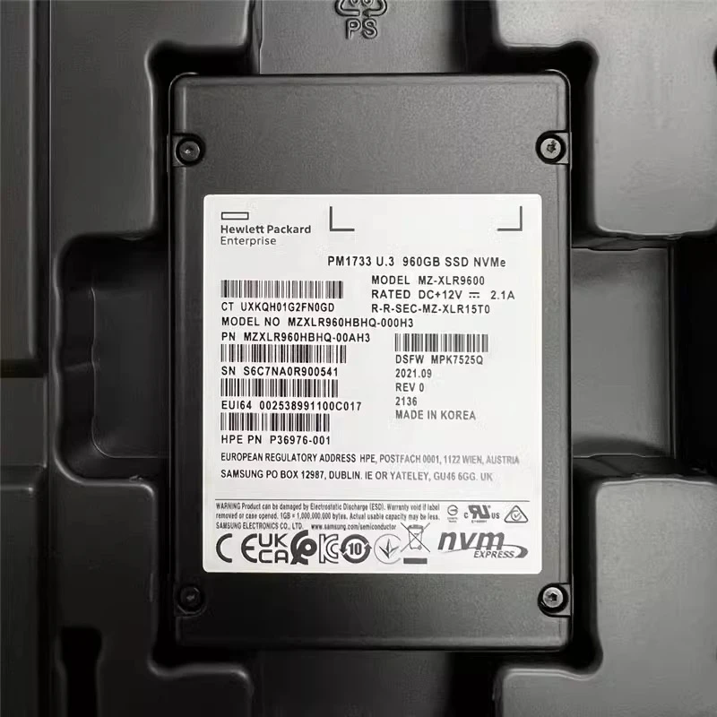Brand new original PM1733 960G U3 NVME  solid-state drive For Samsung SSD server