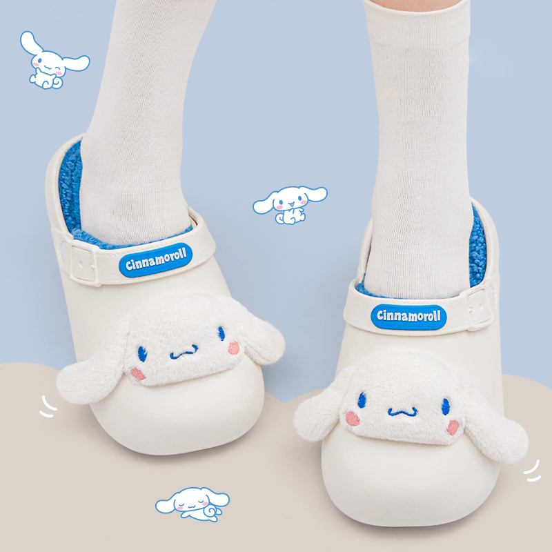 Sanrio Kawaii Cinnamoroll รองเท้าแตะสตรี Sanrio Hello Kitty Kuromi การ์ตูนน่ารักกันน้ํา Soft Fur Warm รองเท้าบ้านในร่ม ﻿