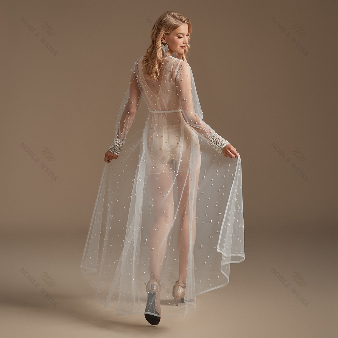 Chaqueta de boda de manga larga con muñeca de perlas, bata de tul, chal de fiesta, BOLERO, capa nupcial hasta el suelo, abrigo largo de perlas Sexy personalizado