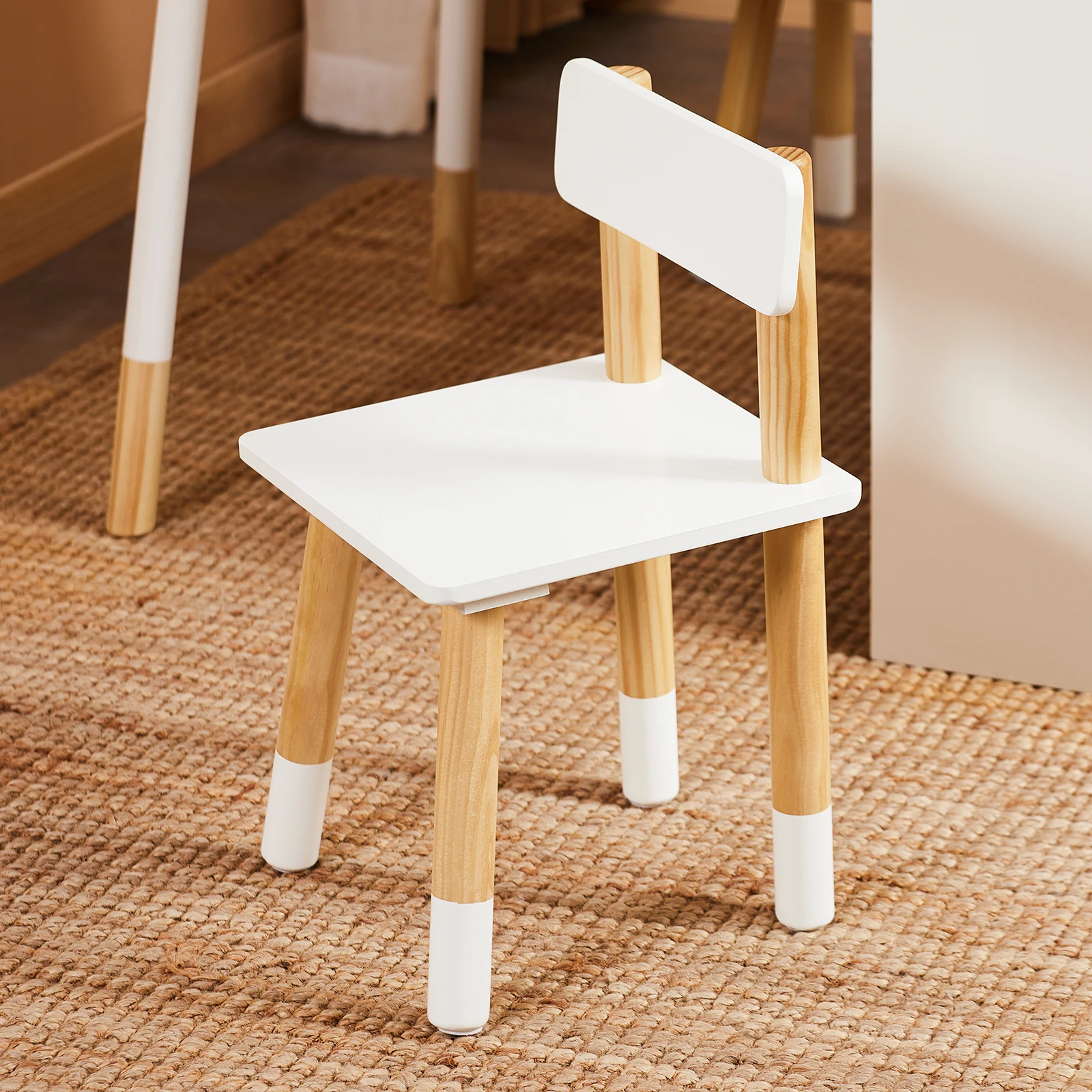 SoBuy KMB113-W Mesa infantil com 2 cadeiras Grupo de assentos infantis com armazenamento Playtable Mesa de atividades multifuncional para crianças