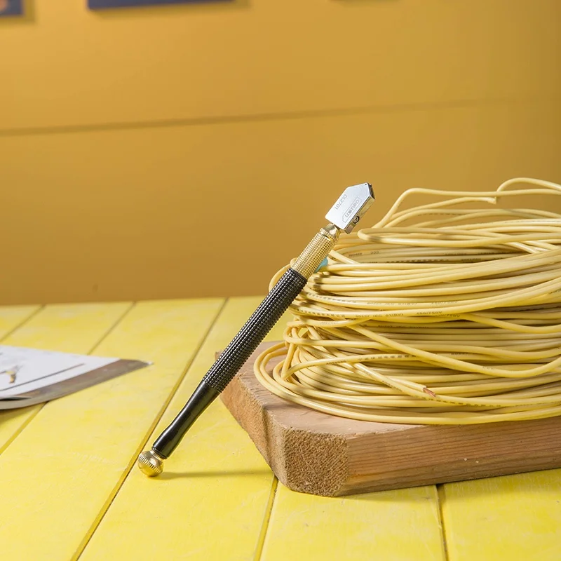 Deli Durable High Quality Brand New Glass Cutter Small Size Steel Blade Anti-skid Handle Cutting Tool Diamond Cutter Head Knifes