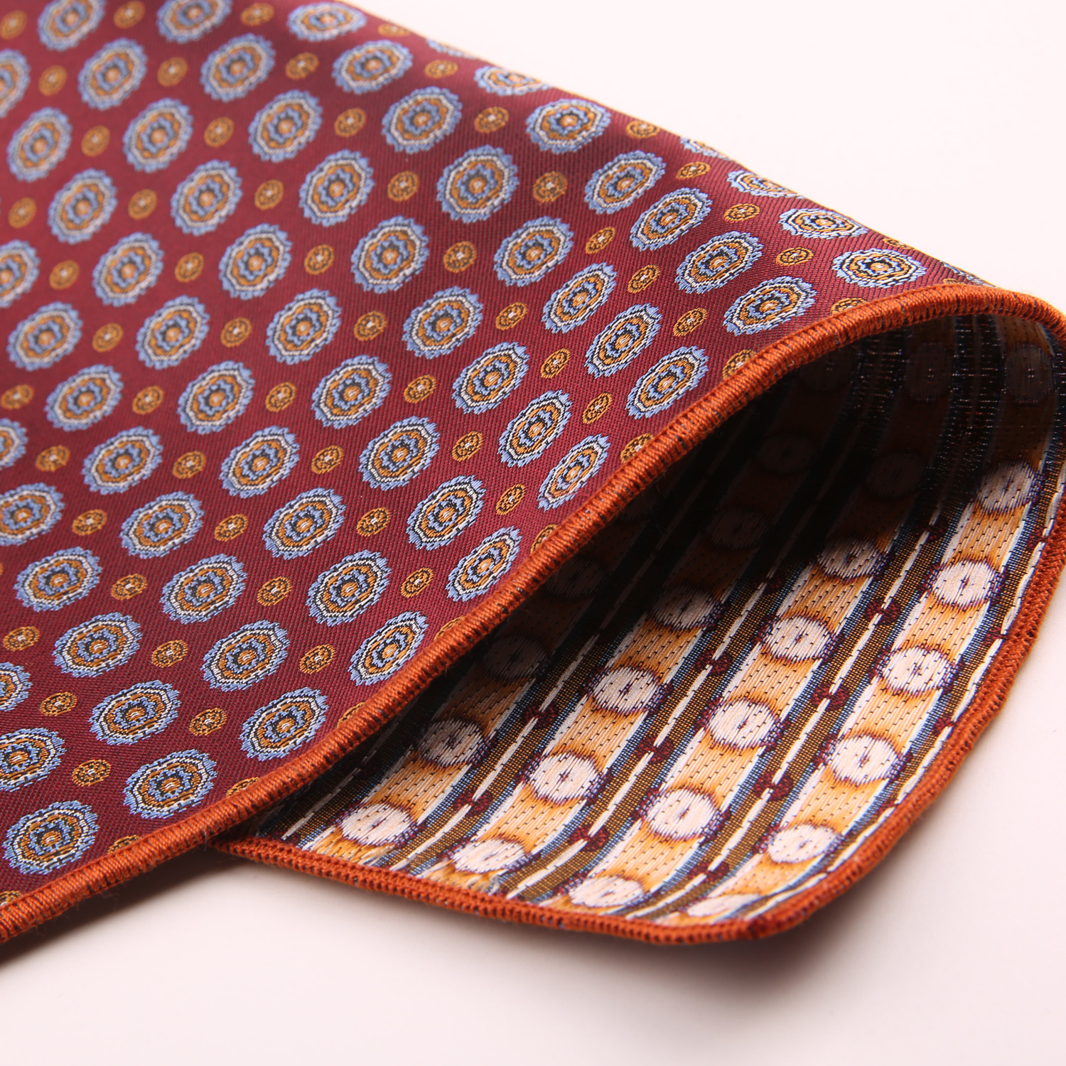 อินเทรนด์ลายดอกไม้สีน้ําตาลพ็อกเก็ตสแควร์อังกฤษผู้ชายอย่างเป็นทางการผ้าเช็ดหน้าชุดเสื้ออุปกรณ์เสริมเจ้าบ่าวงานแต่งงานหน้าอก Hanky