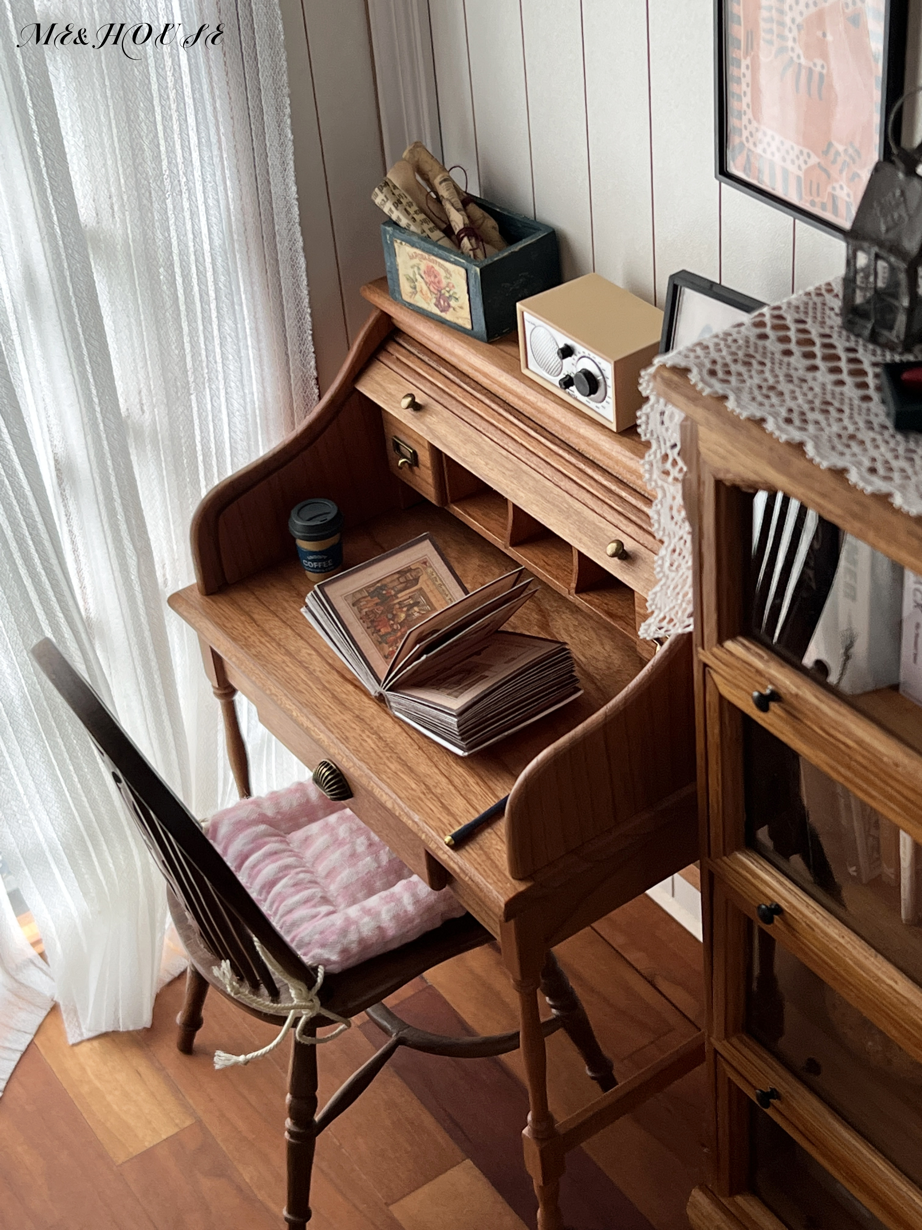 1/6  Dollhouse study Room Accessories  Mini Furniture Retro shutter desk