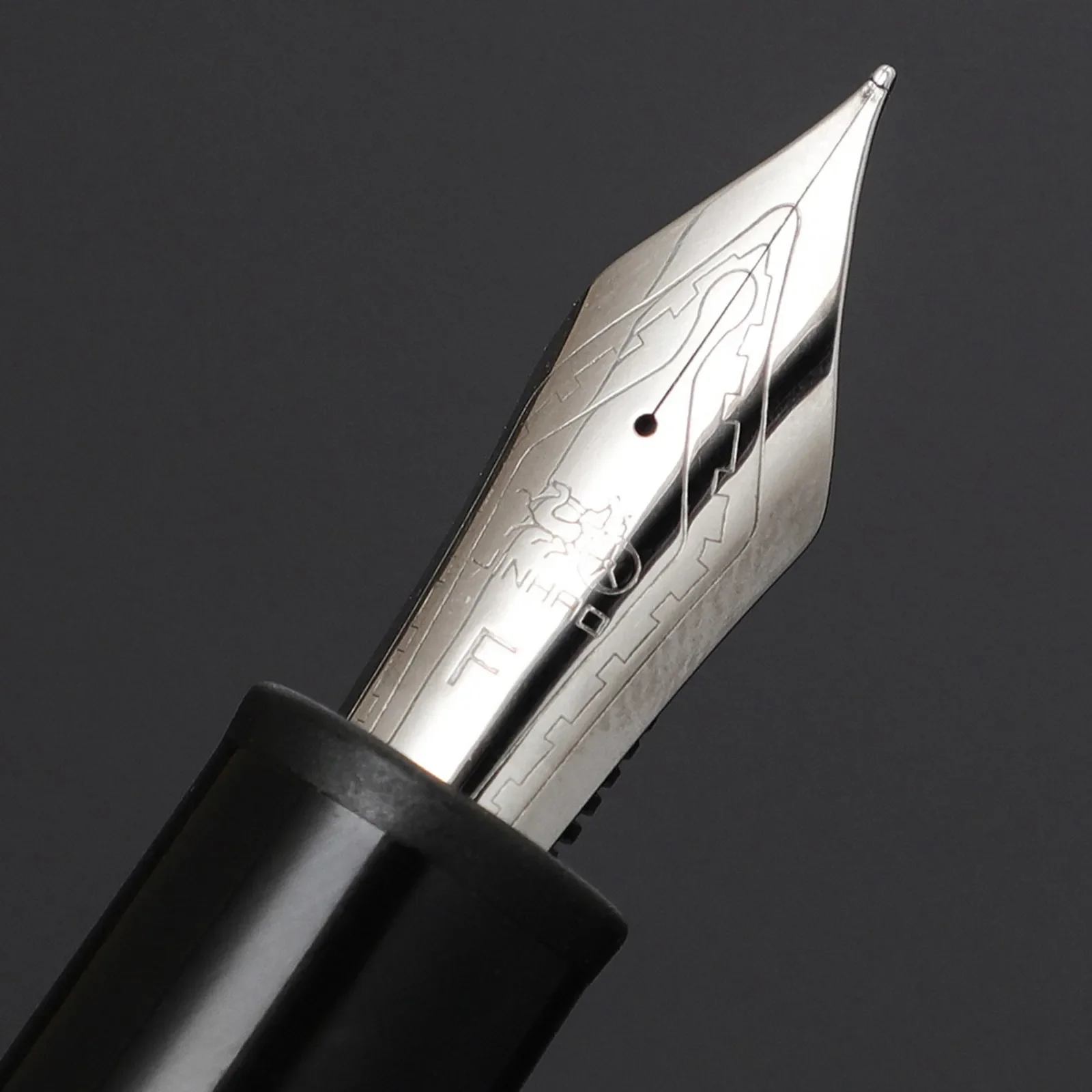 JinHao X159 อะคริลิคสีดํา Fountain ปากกาคลิปโลหะขยาย Fine Nib F 0.5 มม.สําหรับสํานักงานธุรกิจและโรงเรียนเครื่องเขียนของขวัญ