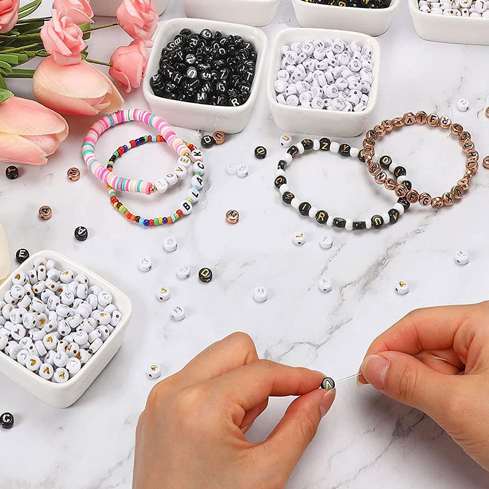 700pcs 7 색 라운드 편지 구슬 DIY 목걸이 팔찌 (7x4mm) 만들기 보석에 대 한 아크릴 알파벳 번호 구슬