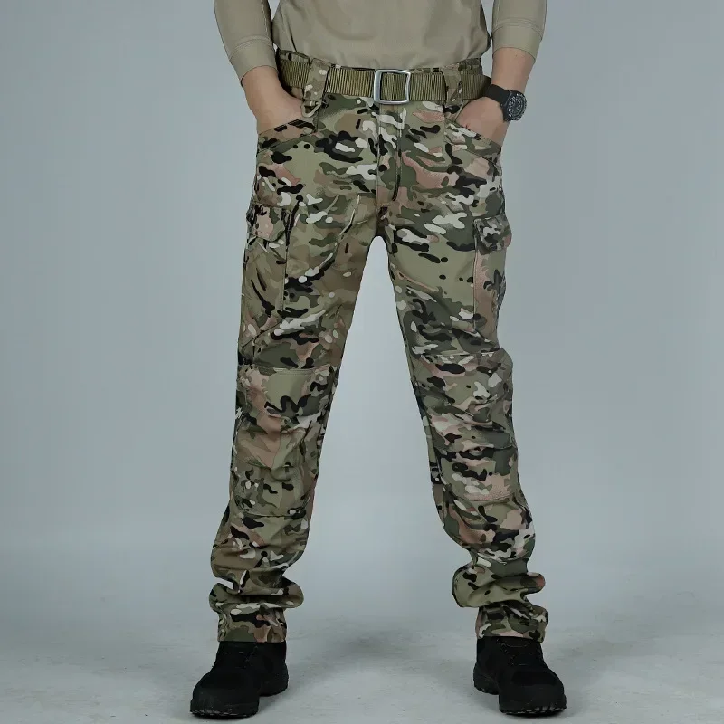 Męskie zestawy taktyczne Camo Sharkskin wodoodporne kurtki z kapturem i zamkiem błyskawicznym z wieloma kieszeniami Softshell spodnie outdoorowe zimowy polar Cargo garnitur
