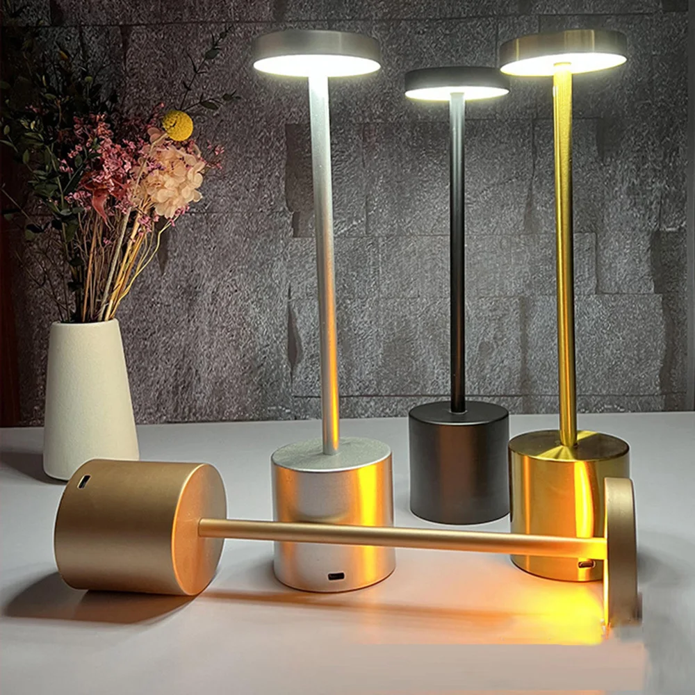 Lámpara de mesa LED, lámpara de escritorio recargable táctil, luz nocturna de lectura de cabecera de dormitorio de 3 colores para Bar, restaurante, decoración del hogar al aire libre