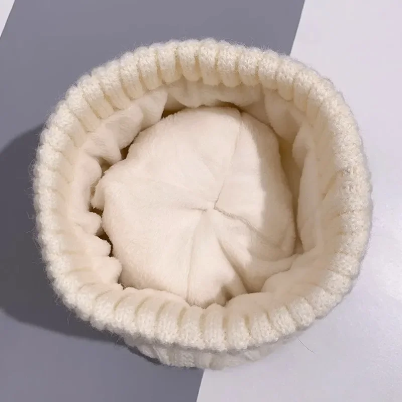 Gorro tejido con pompón para mujer, gorro de felpa grueso de Color sólido para mujer, gorros cálidos de ganchillo para otoño e invierno