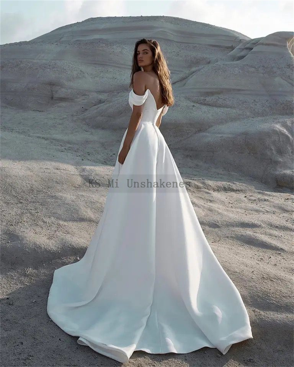 Simple Civil ชุดแต่งงานปิดไหล่ที่กําหนดเองด้านข้างแยกฤดูร้อนชายหาดชุดเจ้าสาวซาติน Minimalist Gowns แต่งงาน 2024