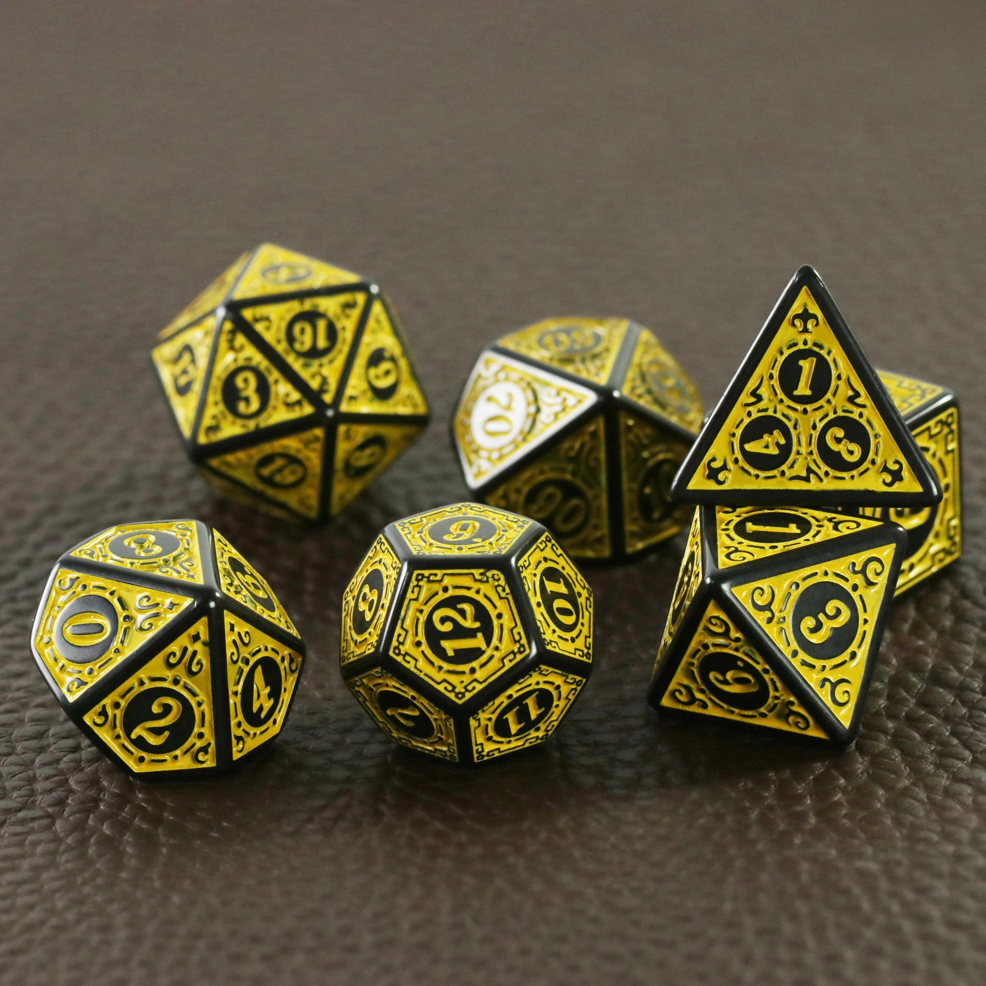Zestaw kości wielościanowych DNDGame z wzorem tekstury 7 sztuk D4 D6 D8 D10 D% D12 D20 do gier planszowych RPG Akcesoria