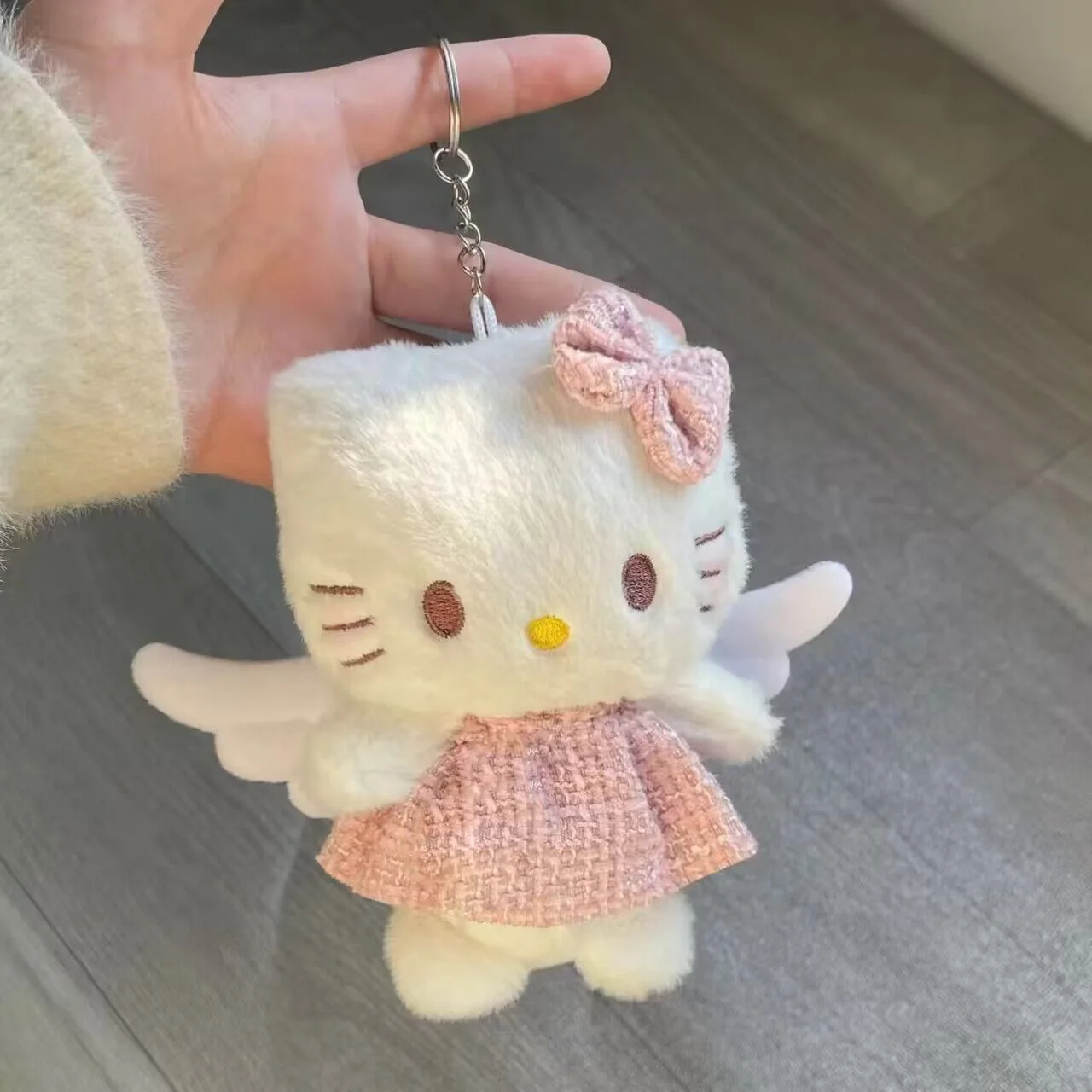 Kawaii Hello Kitty peluche porte-clés rose jupe ailes Anime voiture porte-clés pendentif mignon femmes sac voiture porte-clés fille cadeaux d'anniversaire