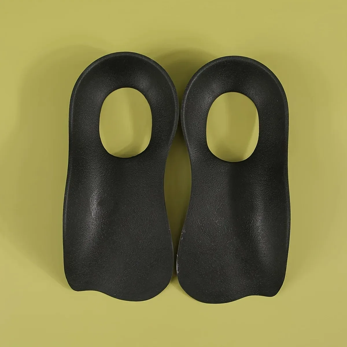 1 paio di inserti di supporto per arco plantare: materiale TPR confortevole, ideale per uomini e donne, vestibilità universale, promuove l'allineamento del piede adeguato
