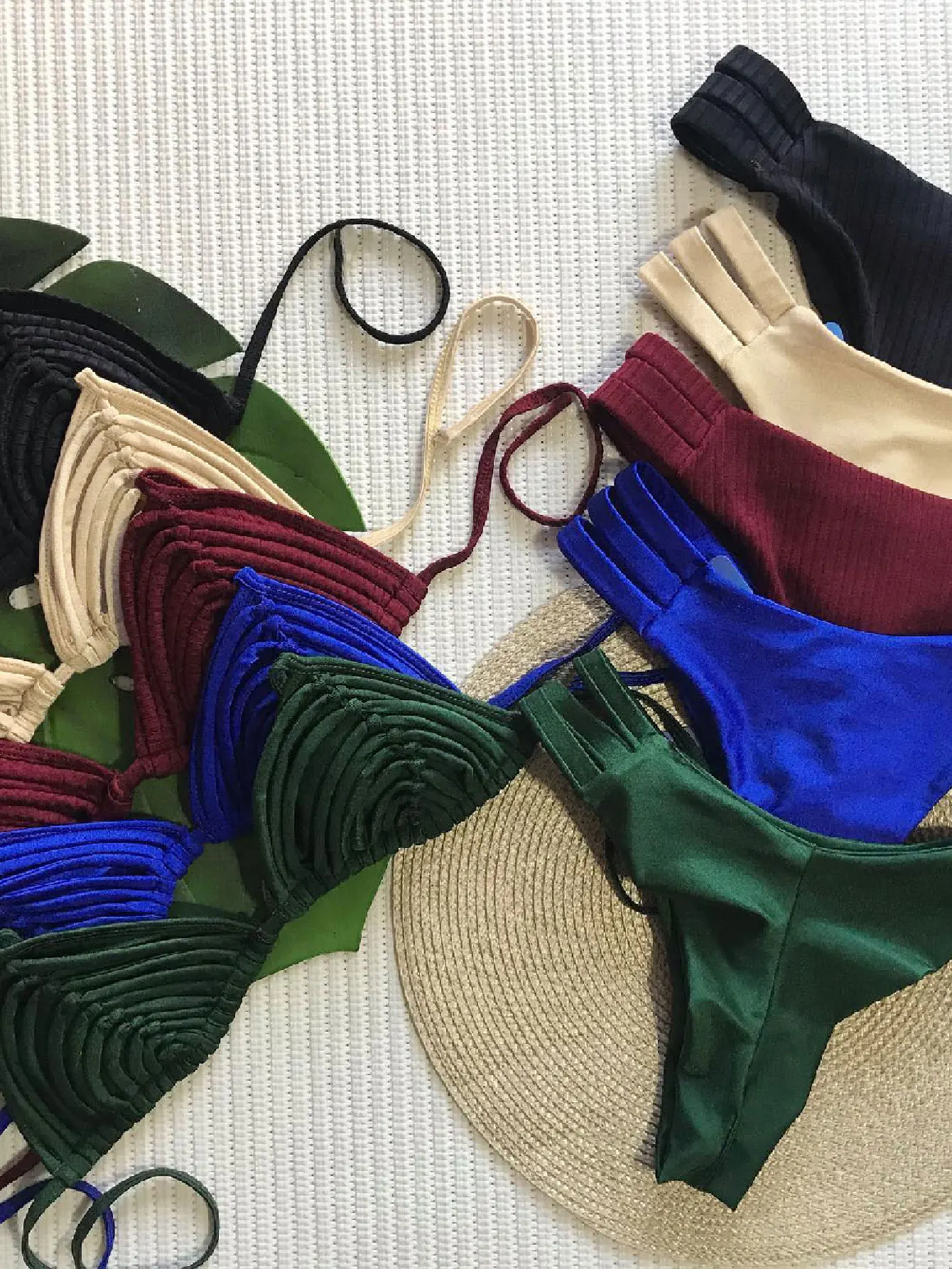 Maillot de bain brésilien confortable, string, bandes, garniture à rayures, col licou, ensemble deux pièces, nouvelle mode, coussinet de poitrine, vêtements de plage, 2024