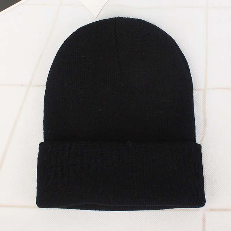 Gorros de punto de Color liso para hombre y mujer, gorros cálidos de esquí, gorros Multicolor, gorro elástico suave