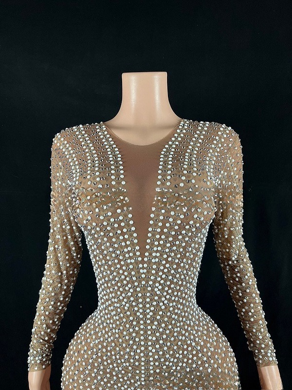 Braunes Mesh-Perlen-Diamant-Halter-Langarm-elegantes V-Ausschnitt-Hochzeits-Abendkleid mit mittlerer Taille für Damen, formelles Kleid für Damen, elegant