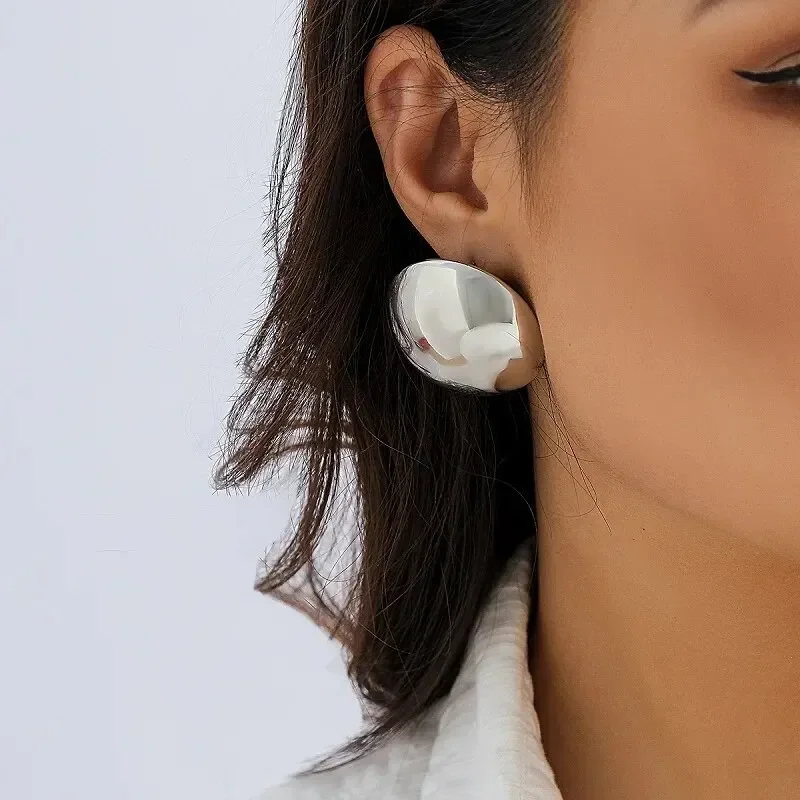 Orecchini a bottone in metallo esagerati a semicerchio rotondo grande punk liscio per le donne Gioielli per l'orecchio con orecchini geometrici color oro classico