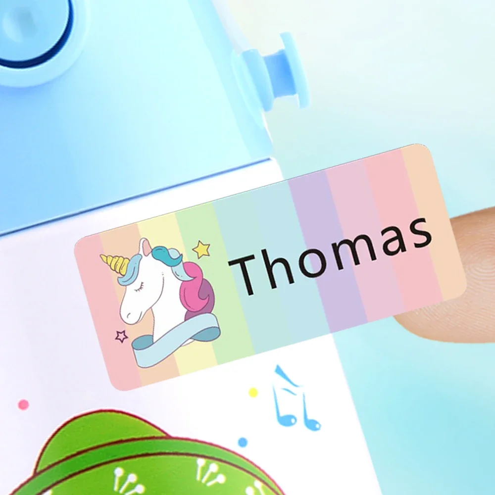 ユニコーン名ステッカーカスタムパーソナライズタグ 3 サイズ漫画防水デカールラベル子供のための学校オフィス文具ステッカー