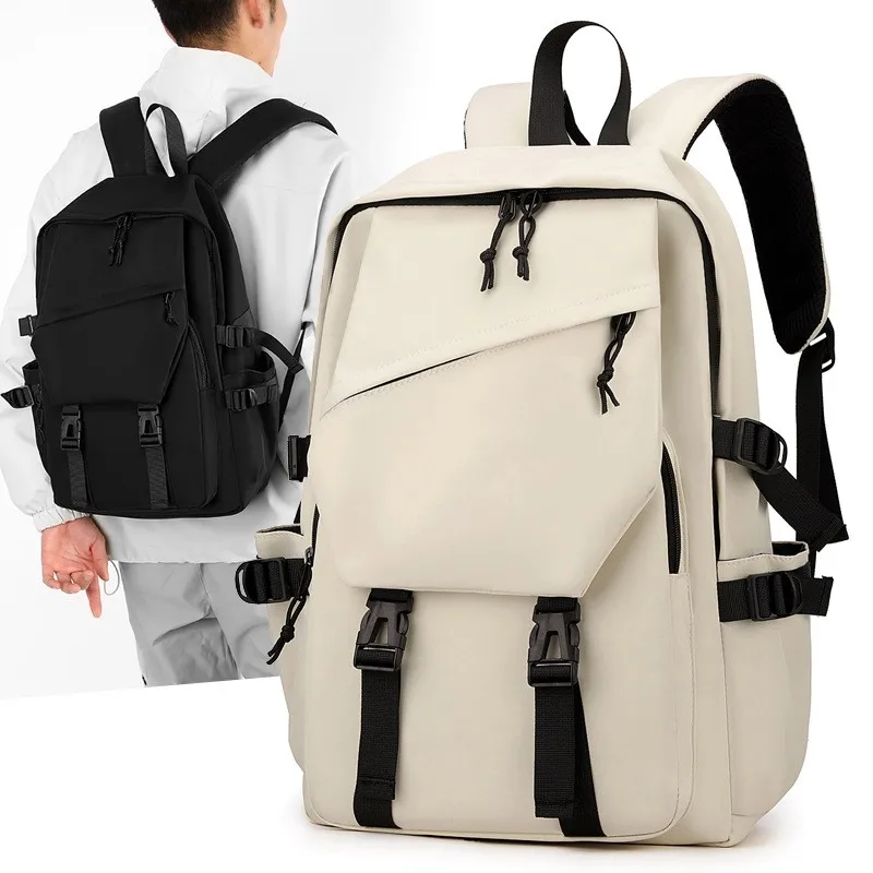 Uno zaino da uomo semplice in poliestere tinta unita impermeabile da 15 pollici Zaino per computer per studenti di coppia di moda