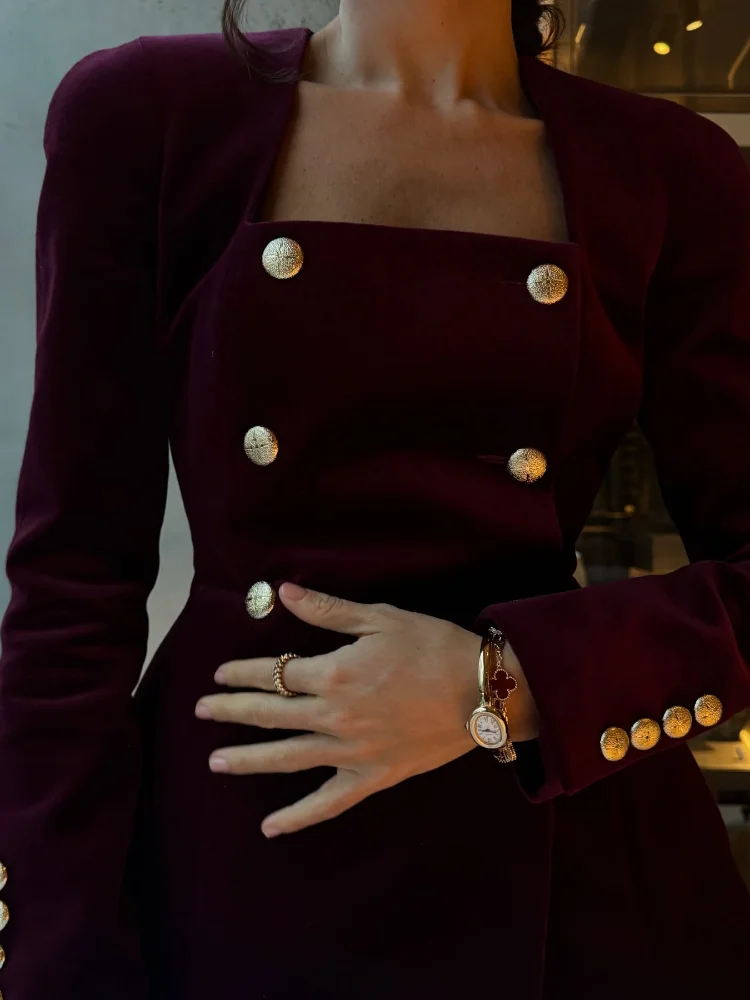 女性用ベルベットミニスカートとミニスカートセット,バーガンディ,スリムトップ,スクエアカラー,メタルボタン,フォーマルな衣装,エレガントなスーツ,女性のファッション,新しい,2022